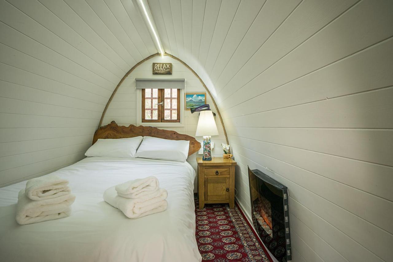 Mountview Pod Hotel Lochinver Exterior photo