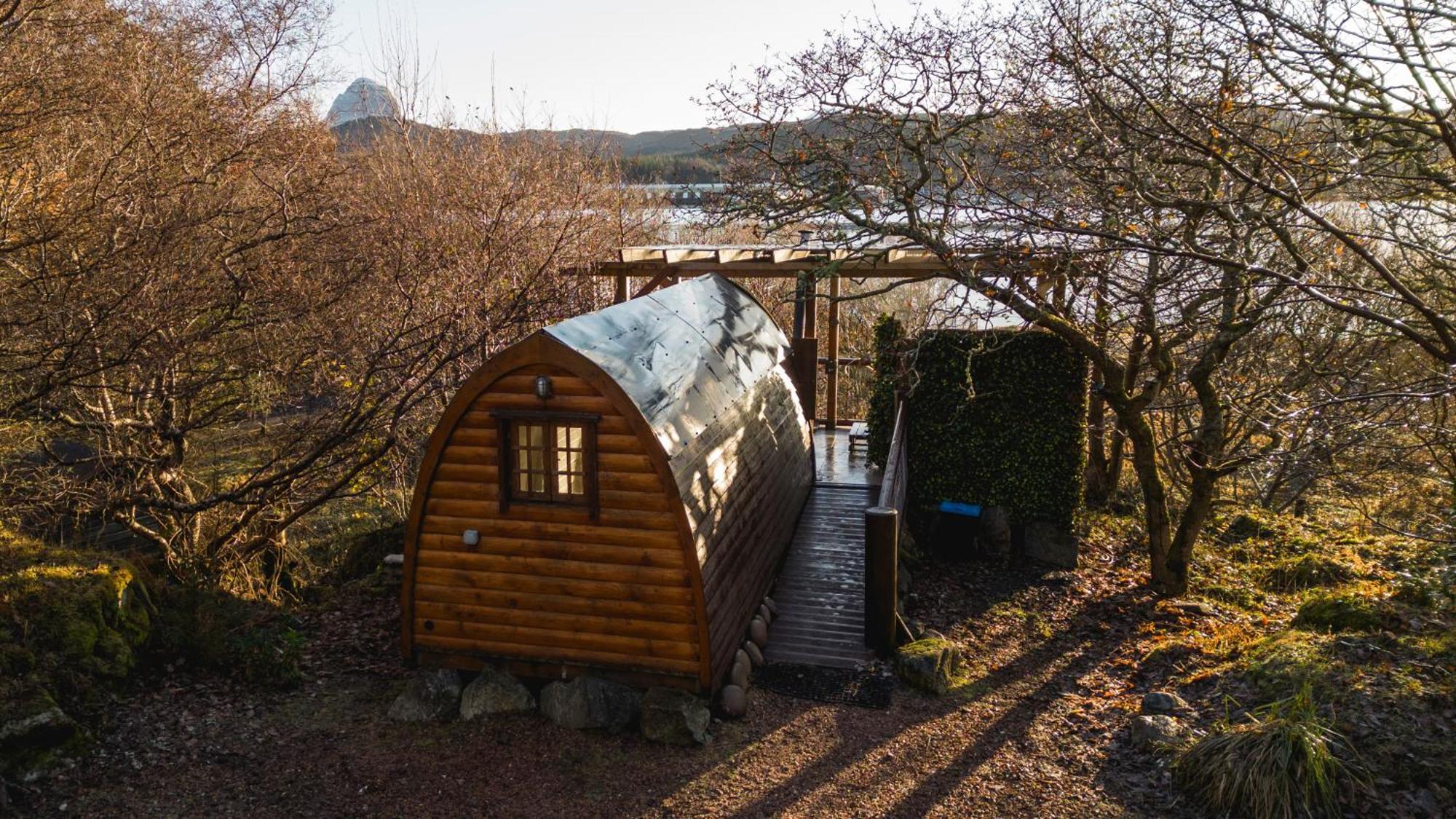 Mountview Pod Hotel Lochinver Exterior photo